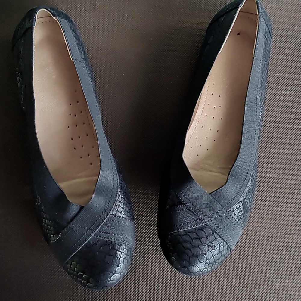 Naturalizer slip ons